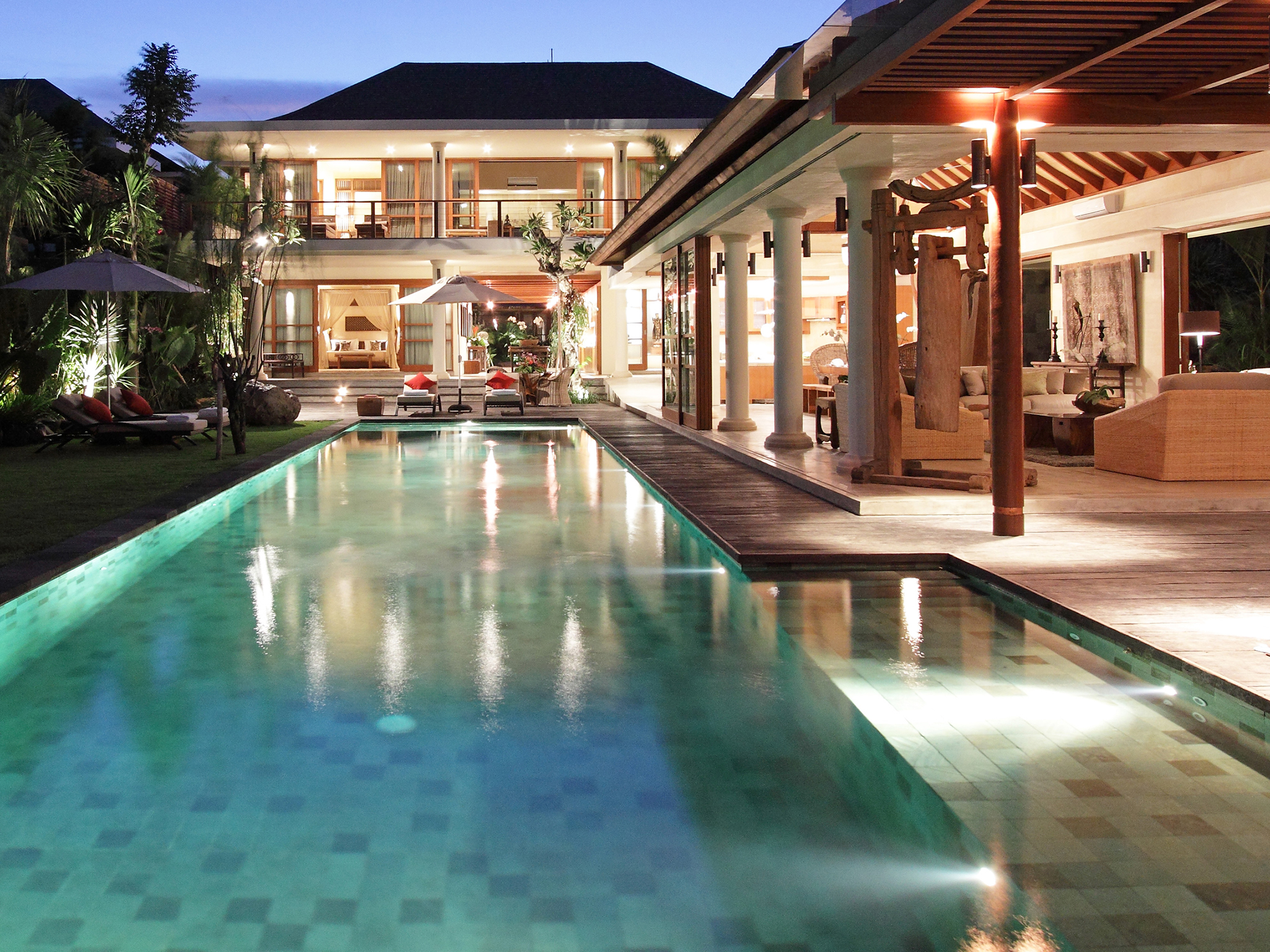 15. Villa Sarasvati - The villa at night - Dea Villas - Villa Sarasvati, Canggu, Bali
